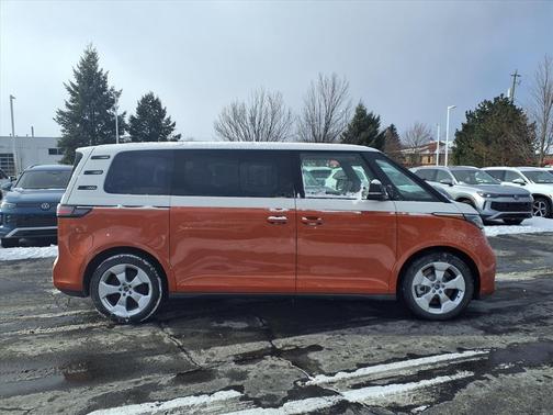 2025 Volkswagen ID. Buzz Pro S Plus with 4MOTION