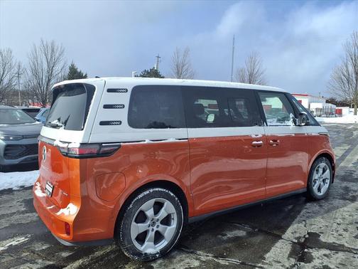 2025 Volkswagen ID. Buzz Pro S Plus with 4MOTION