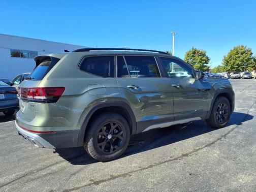 2025 Volkswagen Atlas 2.0T Peak Edition
