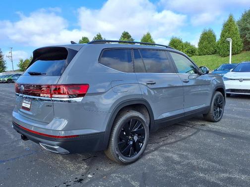 2026 Volkswagen Atlas 2.0T SE w/Technology 4MOTION