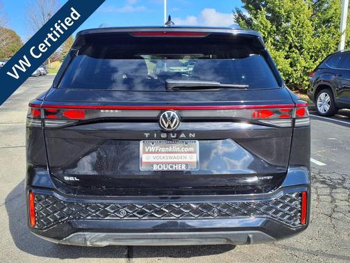 Deep Black Pearl 2025 Volkswagen Tiguan 2.0T SEL R-Line 4MOTION