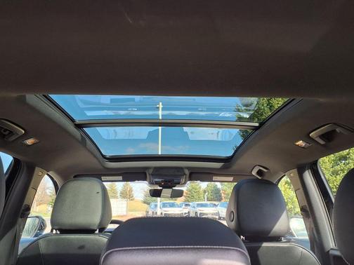 2025 Volkswagen Tiguan 2.0T SEL R-Line 4MOTION