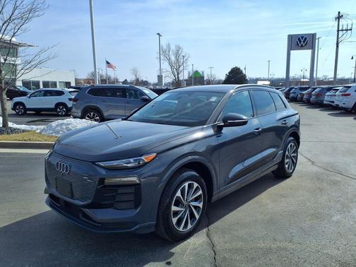 2025 Audi Q6 e-tron Premium quattro