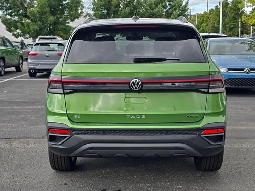 2025 Volkswagen Taos 1.5T SE Black