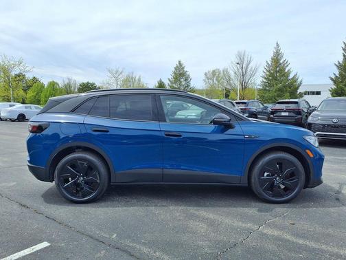 Mountain Lake 2026 Volkswagen ID.4 AWD Pro S Plus