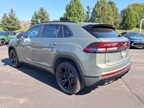 2026 Volkswagen Atlas Cross Sport 2.0T SEL