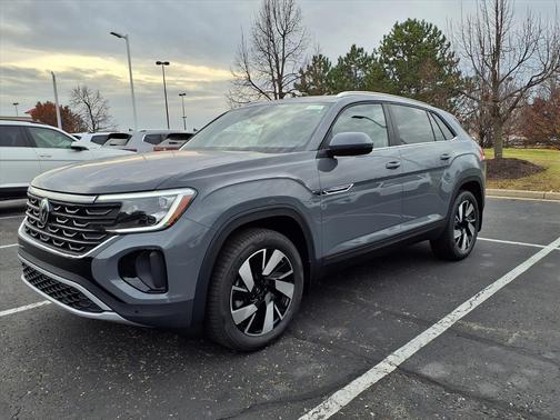 2026 Volkswagen Atlas Cross Sport 2.0T SE w/Technology 4MOTION