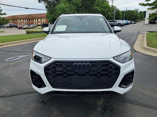 Glacier White Metallic 2024 Audi Q5 55 S line Premium Plus