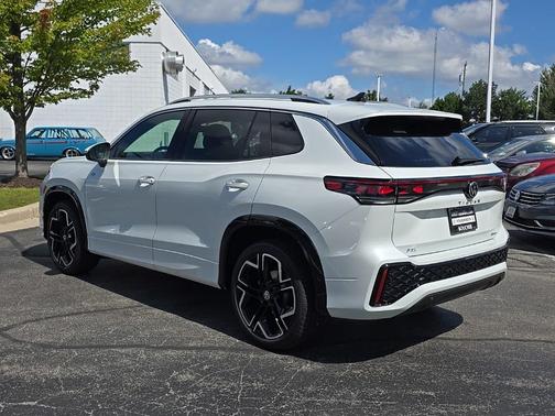 2025 Volkswagen Tiguan 2.0T SEL R-Line 4MOTION