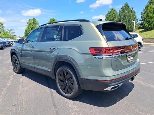 2025 Volkswagen Atlas 2.0T SE w/Technology 4MOTION