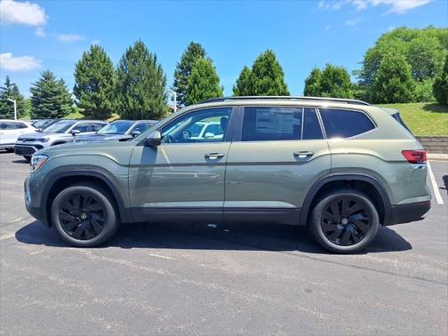 2025 Volkswagen Atlas 2.0T SE w/Technology 4MOTION
