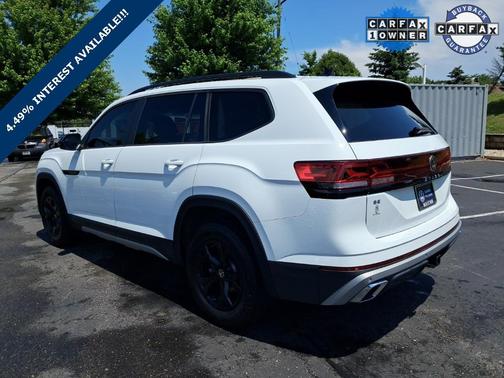 2024 Volkswagen Atlas 2.0T SE w/Technology 4MOTION