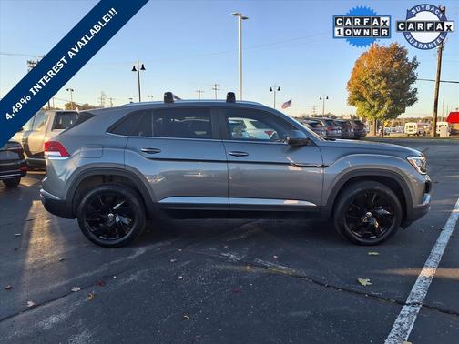 2024 Volkswagen Atlas Cross Sport 2.0T SE w/Technology 4MOTION