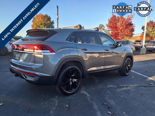 2024 Volkswagen Atlas Cross Sport 2.0T SE w/Technology 4MOTION