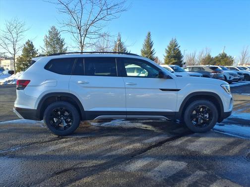 2026 Volkswagen Atlas Peak Edition