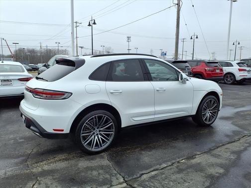 2024 Porsche Macan Base