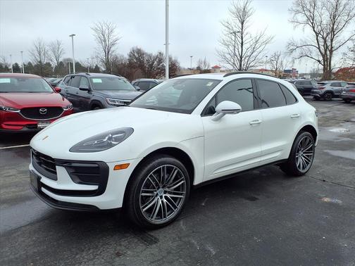 2024 Porsche Macan Base