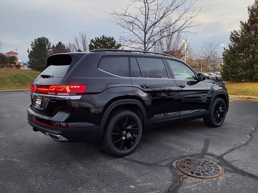 2026 Volkswagen Atlas 2.0T SE w/Technology 4MOTION