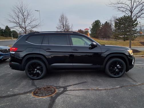 2026 Volkswagen Atlas 2.0T SE w/Technology 4MOTION