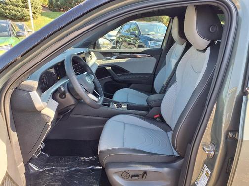 2025 Volkswagen Tiguan 2.0T SE R-Line Black 4MOTION