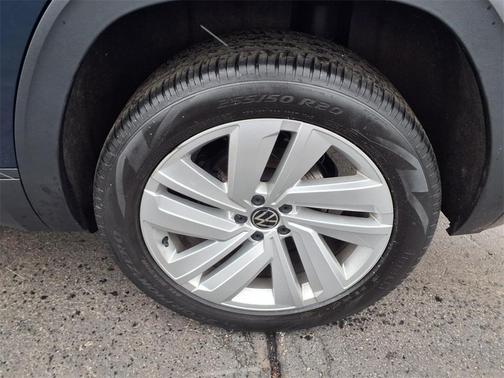 2021 Volkswagen Atlas Cross Sport 2.0T SE w/Technology 4MOTION