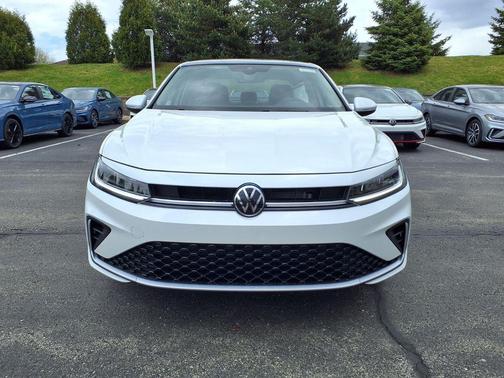 Opal White Pearl 2026 Volkswagen Jetta 1.4T SEL