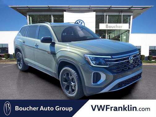 Avocado Green Pearl 2026 Volkswagen Atlas Peak Edition