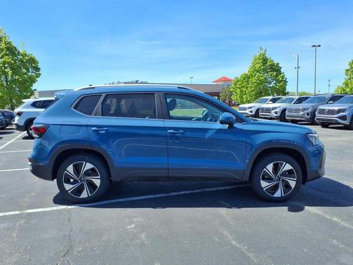 Blue 2026 Volkswagen Taos SE