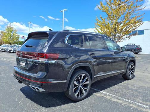 Deep Black 2026 Volkswagen Atlas 2.0T SEL Premium R-Line 4MOTION