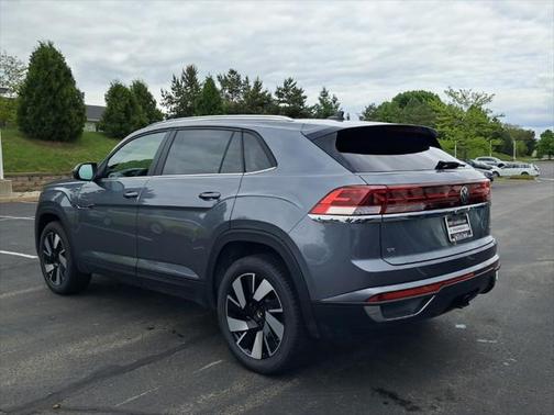 2025 Volkswagen Atlas Cross Sport 2.0T SE w/Technology 4MOTION