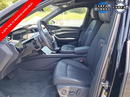 2022 Audi e-tron Premium Plus