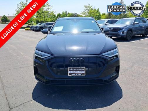 2022 Audi e-tron Premium Plus
