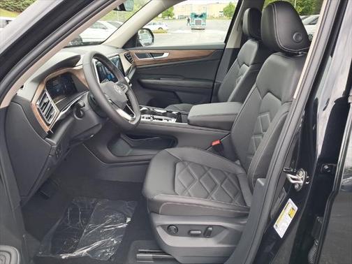 2025 Volkswagen Atlas 2.0T SE w/Technology 4MOTION