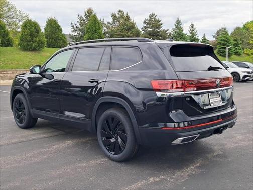 2025 Volkswagen Atlas 2.0T SE w/Technology 4MOTION