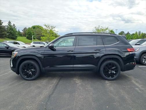 2025 Volkswagen Atlas 2.0T SE w/Technology 4MOTION
