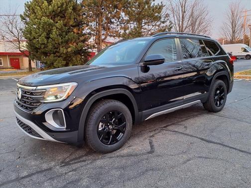 deep black pearl 2026 Volkswagen Atlas 2.0T Peak Edition
