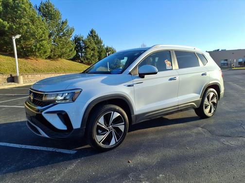 2024 Volkswagen Taos 1.5T SE