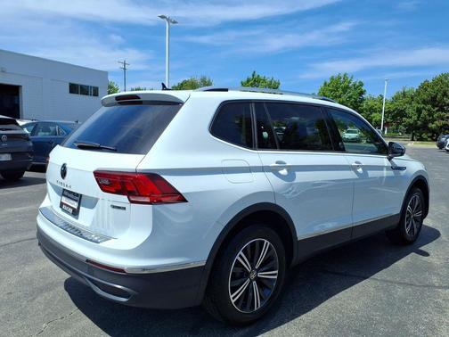 Pure White 2024 Volkswagen Tiguan 2.0T Wolfsburg Edition