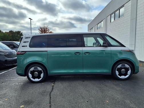 2025 Volkswagen ID. Buzz Pro S Plus with 4MOTION