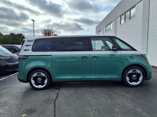 2025 Volkswagen ID. Buzz Pro S Plus with 4MOTION