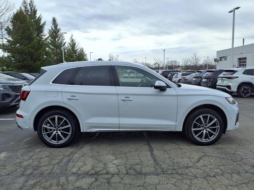Glacier White Metallic 2022 Audi SQ5 3.0T Prestige