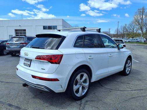 Ibis White 2021 Audi Q5 45 Premium Plus