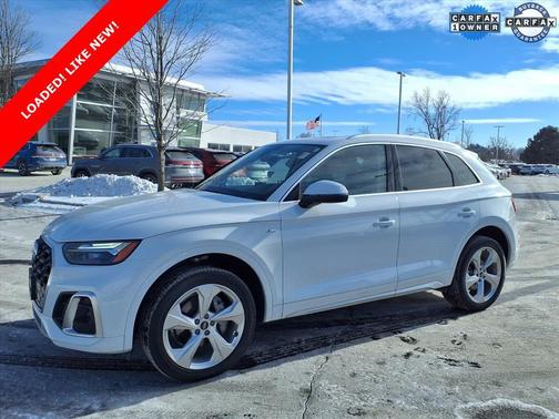 Glacier White Metallic 2023 Audi Q5 45 S line Premium Plus