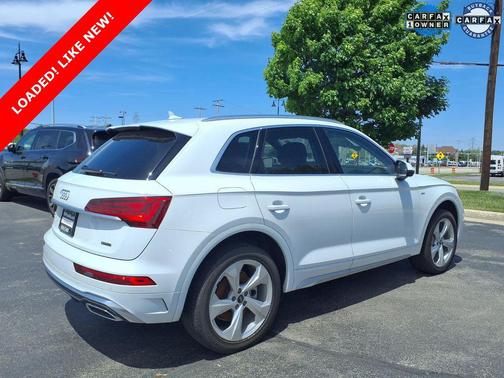 Glacier White Metallic 2023 Audi Q5 45 S line Premium Plus