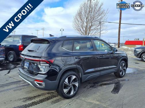 Deep Black Pearl 2025 Volkswagen Taos 1.5T SE