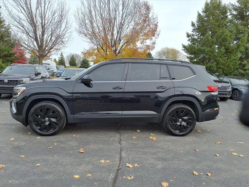 2025 Volkswagen Atlas 2.0T SE w/Technology 4MOTION
