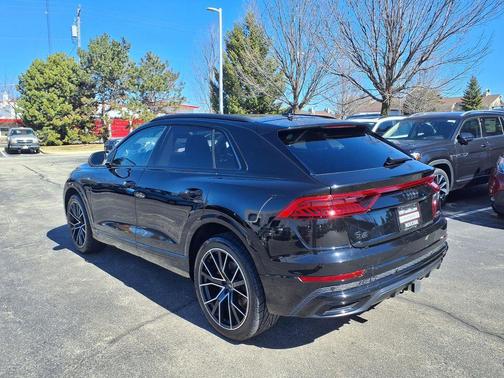 2023 Audi Q8 55 Premium Plus
