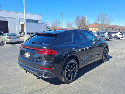 2023 Audi Q8 55 Premium Plus