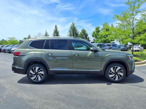 avocado green pearl 2026 Volkswagen Atlas 2.0T SEL