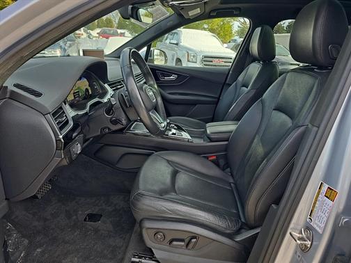 2019 Audi Q7 55 Premium Plus